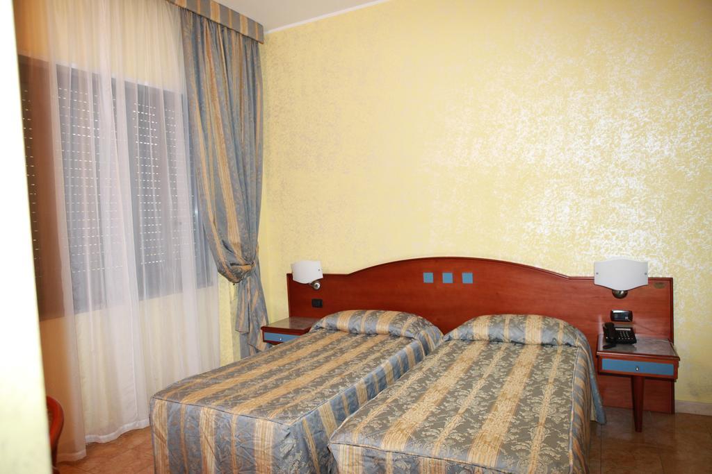 Hotel San Giuseppe - Cityhotel Catanzaro Habitación foto